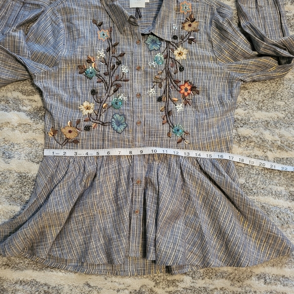 Beautiful HD from Anthropologie linen blouse - Picture 8 of 11